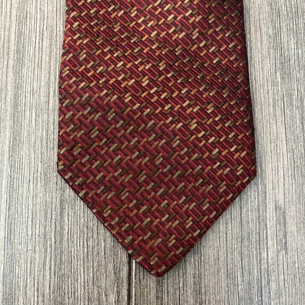 Salvatore Ferragamo Made In Italy Silk Tie Burgundy Gold Beautiful!